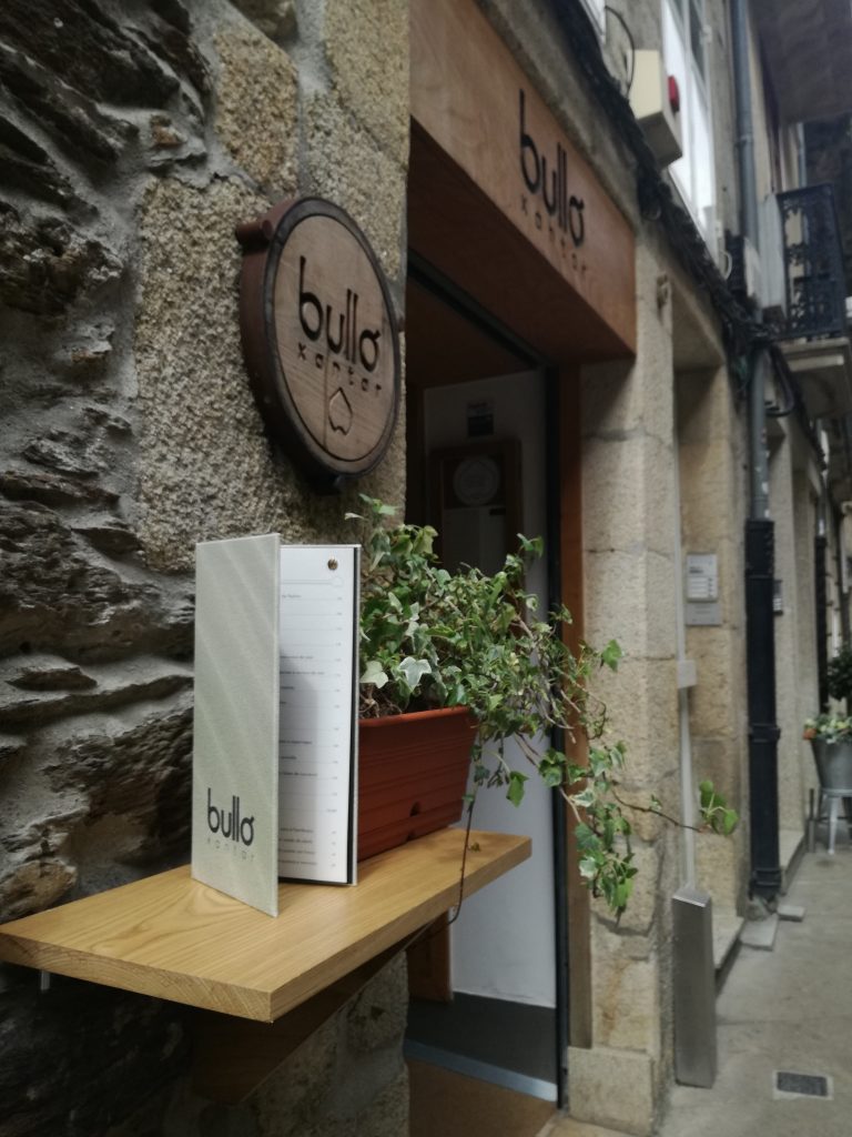 carta encuadernada con lienzo